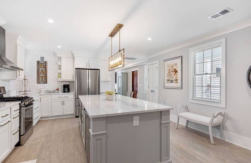 Westside House | The Madison Compound- Entire Charleston House & Suites w/Private Roof Top Deck