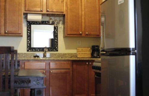 Arsenal Apartment | THE MADISON SAN ANTONIO RIVERWALK STUDIO DELUXE 1