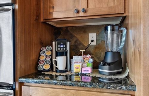 Southwest Ada County Alliance House | The Madrona - 5 Bedroom Family Getaway to Relax - Play - Gather