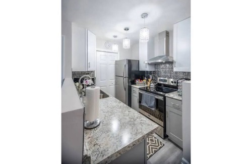 Gracewood House | "The Magnolia" 2 QN BD/2BA/2Workstations/Fast WiFi