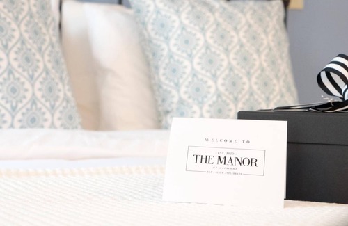 Round Hill Bed & Breakfast | The Manor at Airmont