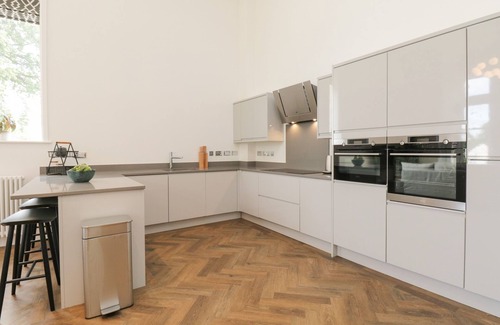 Newland Near Ulverston Cottage | The Margaret Suite Stone Cross Mansion