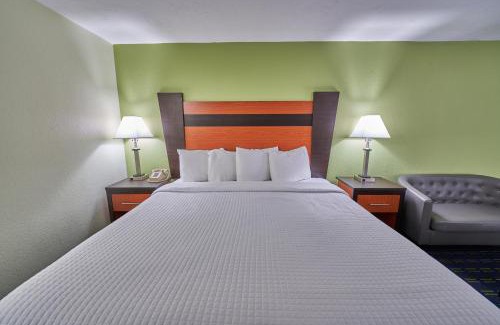 West Yarmouth Hotel | The Mariner Resort Cape Cod by The Red Collection