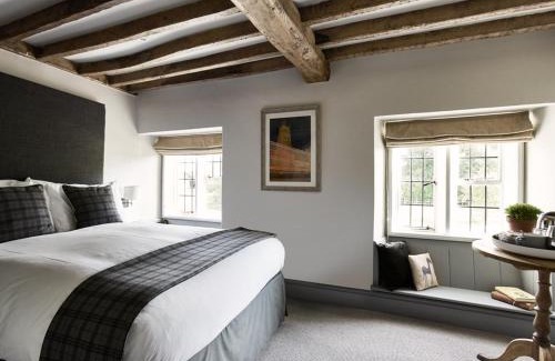 Meysey Hampton Hotel | The Masons Arms