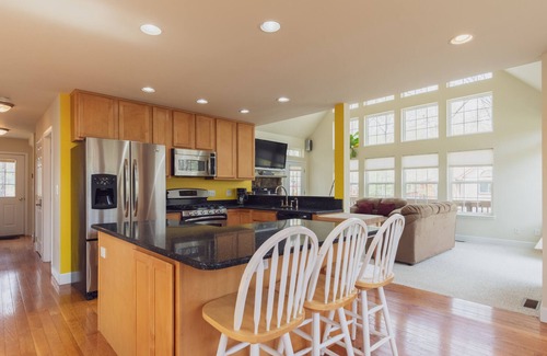 Rowland House | The Masthope Oasis- only 2 minute drive to beach!