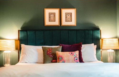 Historic Railroad District House | The Matriarch Heritage House- Downtown Ashland