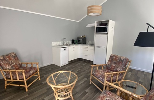Maketu Apartment | The Mayor Villa awaits your arrival, right on the beach front in Historic Maketu