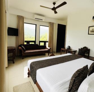 Daltenganj Hotel | The Mayur Captain Grand Resort kasauli