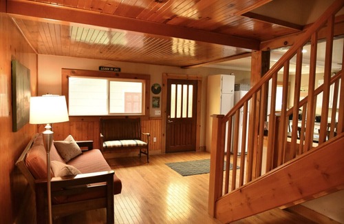 McCloud House | The McCloud Vacation Home on Mt. Shasta Sleeps 10+, Free Wifi