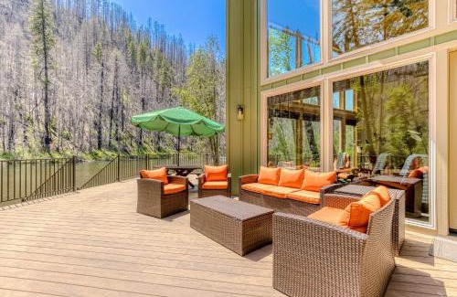 Vida House | The McKenzie River House