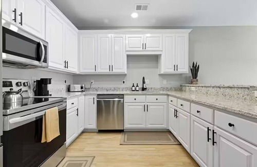 Hampton House | The Meridian: Sunrise Escape in Hampton