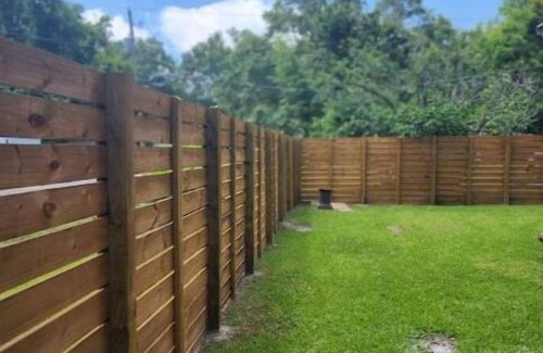 Mer Rouge House | The Merlot - Village Charm