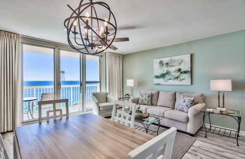 Destin Condo | 🐳'The Merry Whale' Amazing beach views🏖 calming waves🌊 just beyond your door!