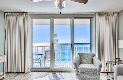 Destin Condo | 🐳'The Merry Whale' Amazing beach views🏖 calming waves🌊 just beyond your door!