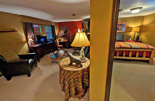 Palisades Bed & Breakfast | The Mesquite Cabin at Starlight Canyon Bed & Breakfast