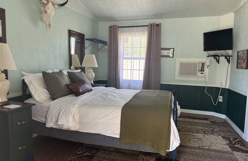 Christoval Hotel | The Mesquite Room - The Ranch House Motel