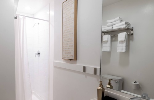 Lower Haight Hotel | The Metro Hotel