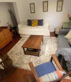 New Paltz House | The Meyer spacious family home with hot tub