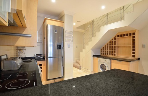 Sandown Hotel | The Michelangelo Towers