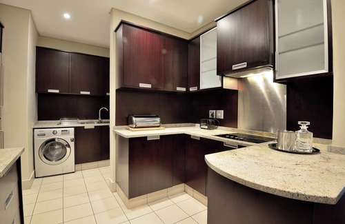 Sandown Hotel | The Michelangelo Towers