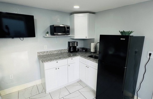 Pinecrest West Park Apartment | The Middle of Tampa