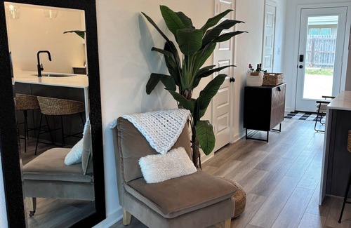 Wellborn House | The Midtown Retreat – Near TAMU