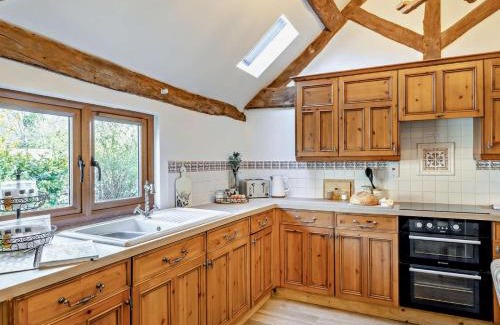 Bidford-on-Avon House | The Milking Parlour - Cottage within farm grounds