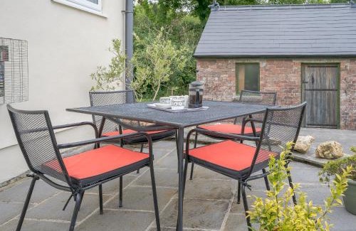 Llangeler House | The Milking Parlour