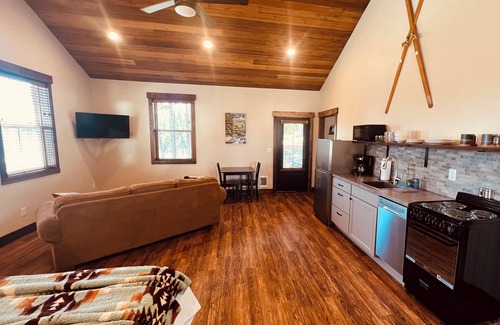 Lakeside Cabin | The Mill House at Elk Ridge Village cabin 301A with views of Flathead Lake & 🏔️