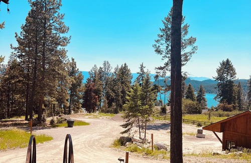 Lakeside Cabin | The Mill House at Elk Ridge Village cabin 301A with views of Flathead Lake & 🏔️