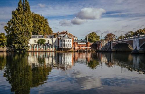 Richmond-upon-Thames Hotel | The Mitre, Hampton Court