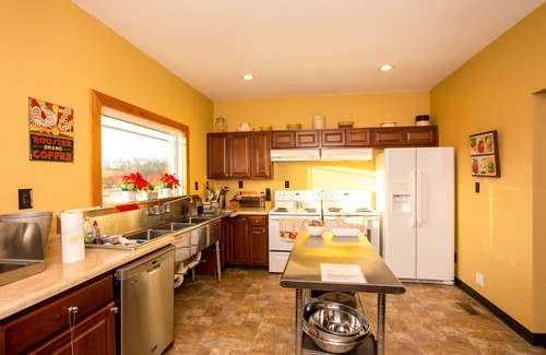 Seymour House | The Mockingbird Farm "Barn-do-minium" is situated on 27 rolling acres.