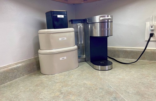 Sioux Falls House | The Modern Bungalow, Near DTSF, Dog Friendly, Private Sauna