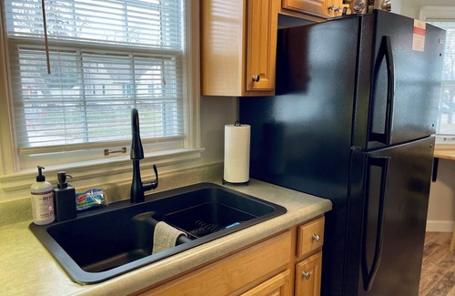 Sioux Falls House | The Modern Bungalow, Near DTSF, Dog Friendly, Private Sauna