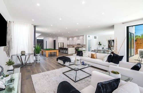 Encino Villa | The Modern Serenity Retreat