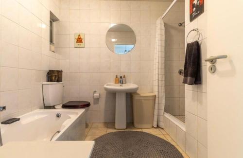 Greater Johannesburg Metropolitan Area Apartment | The Monarch Roodepoort