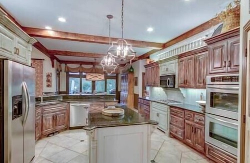 Goodlettsville House | The Monastery House - 5 Star R&R Nashville Retreat