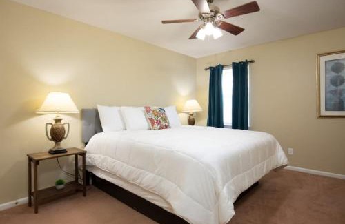 New Castle House | The Monterey Maison-20min N of Downtown, 6BR