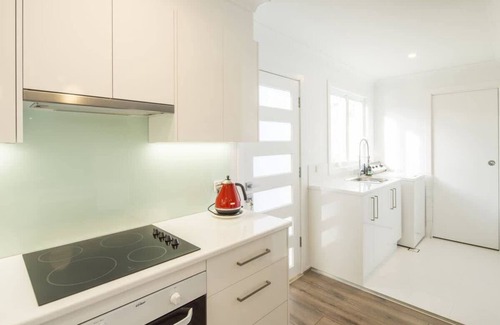 Mollymook House | The Mook Summary: Pet