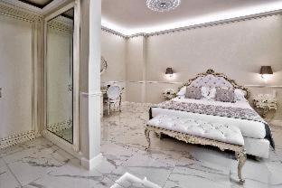 Santa Maria Novella Hotel | The Moon Boutique Hotel & Spa