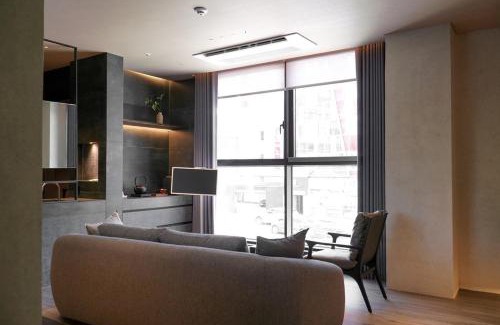 Suyeong-Gu House | The Moor Pool Villa