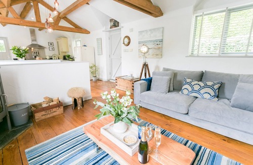 Menai Bridge Cottage | The Moorings - a sea view that sleeps 4 guests in 2 bedrooms