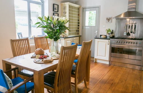 Menai Bridge Cottage | The Moorings - a sea view that sleeps 4 guests in 2 bedrooms