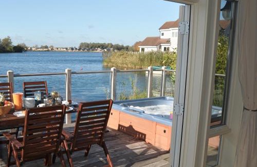 South Cerney House | The Moorings