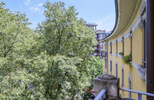 Isola Apartment | tHE Morning Sound - Isola Premium Penthouse