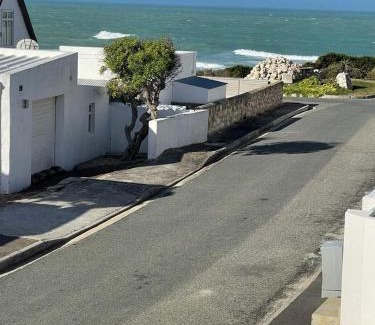 Arniston House | The Morris Inn