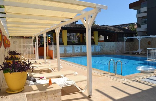 Side Apartment | the most unforgettable holiday wait you