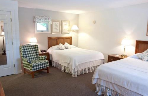 Lincolnville House | The Mount Battie Inn near Penobscot Bay, Maine