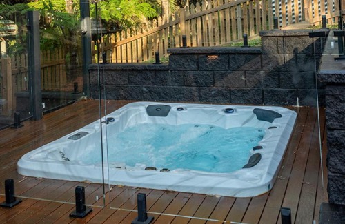 Eagle Heights Ski Chalet | The Mountain Chalet - Hot Tub, Fireplace, Games