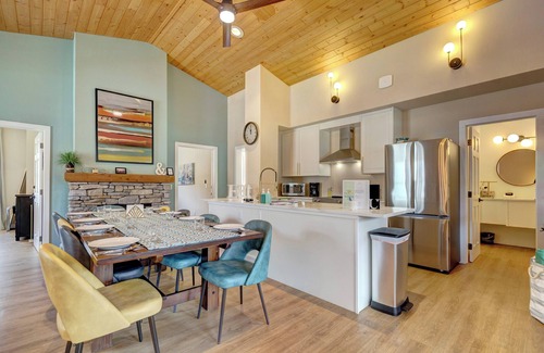 Canmore House | The Mountain View | Amazing Views, Private Hot Tub, Centrally Located